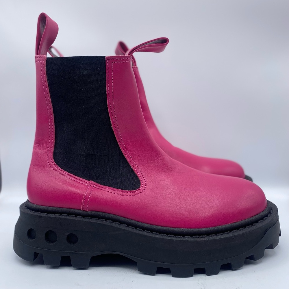 SIMON MILLER Womens
Pink Pull Tab Scrambler
Round Toe‎ Wedge Combat Boots